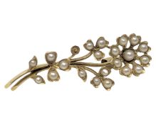 An antique 15ct gold pearl brooch, 3.2g.