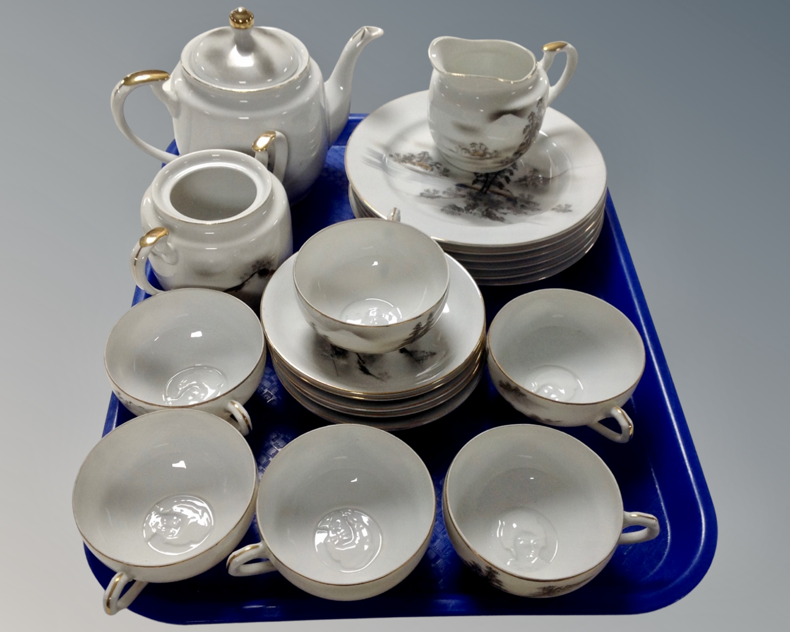 A Japanese export tea service with hologram image