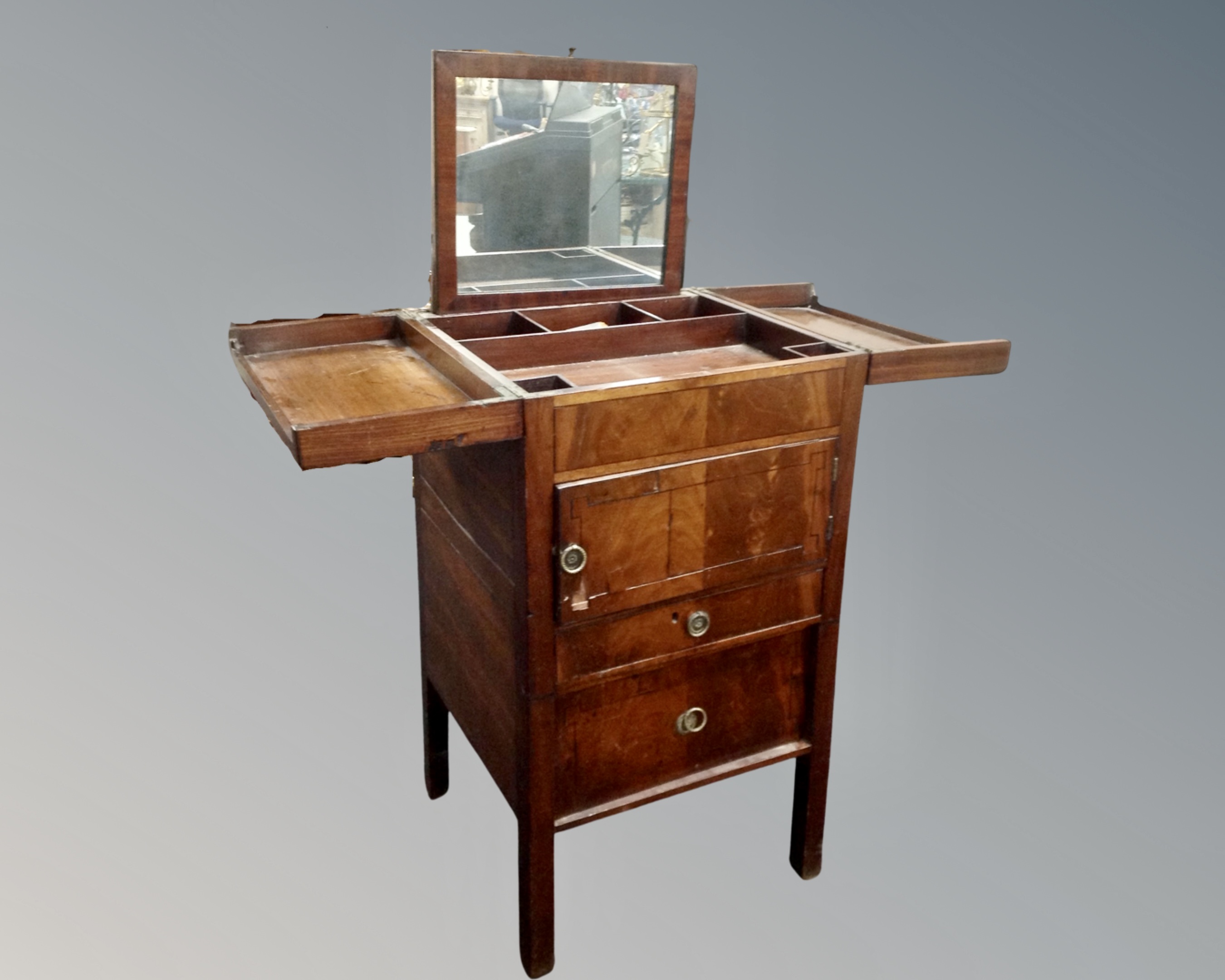 A George III mahogany gentleman's wash stand.