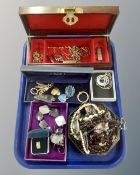 A tray containing costume jewellery,