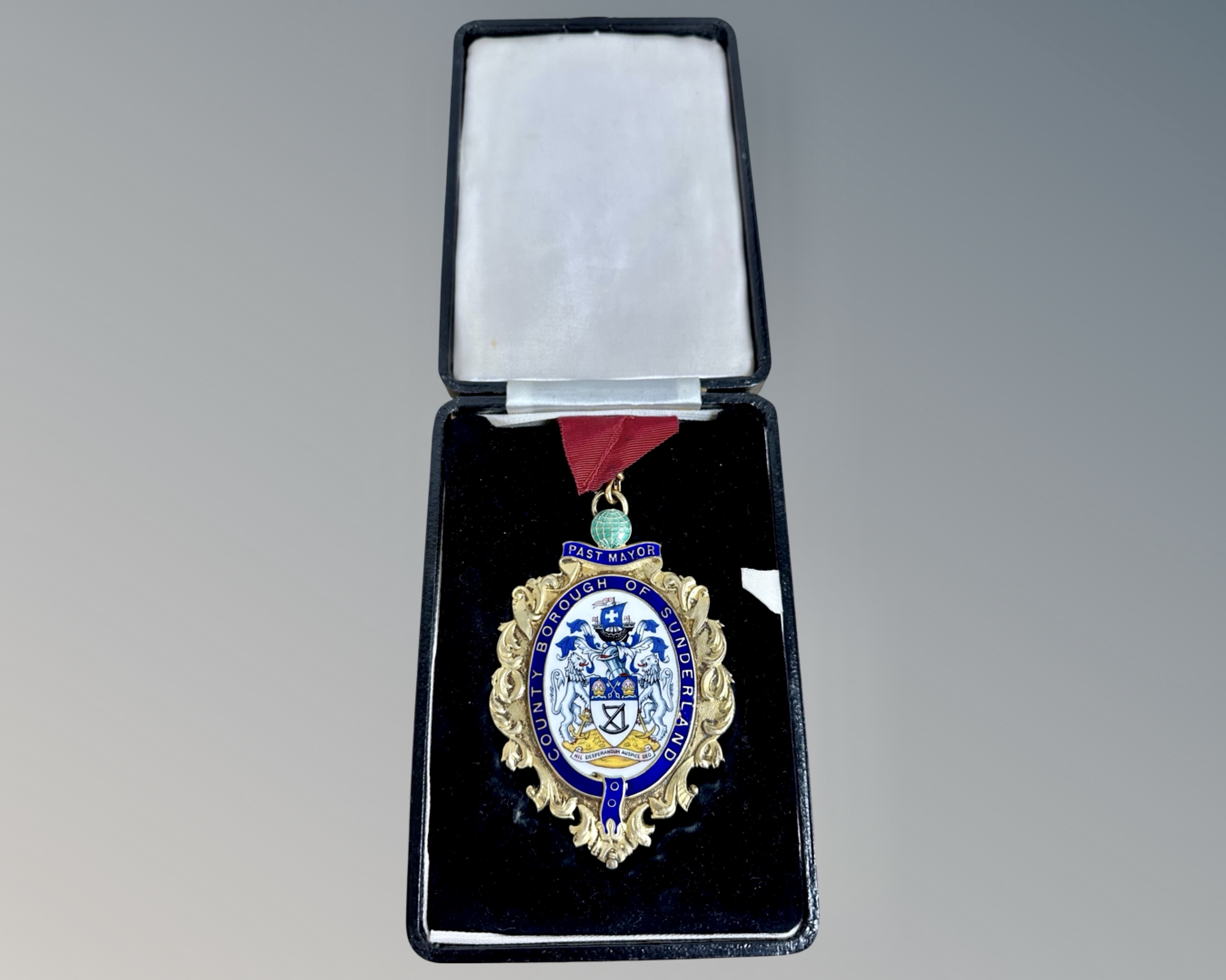 A large silver, gilt and enamel medallion 'Past Mayor, County Borough of Sunderland', 101g.