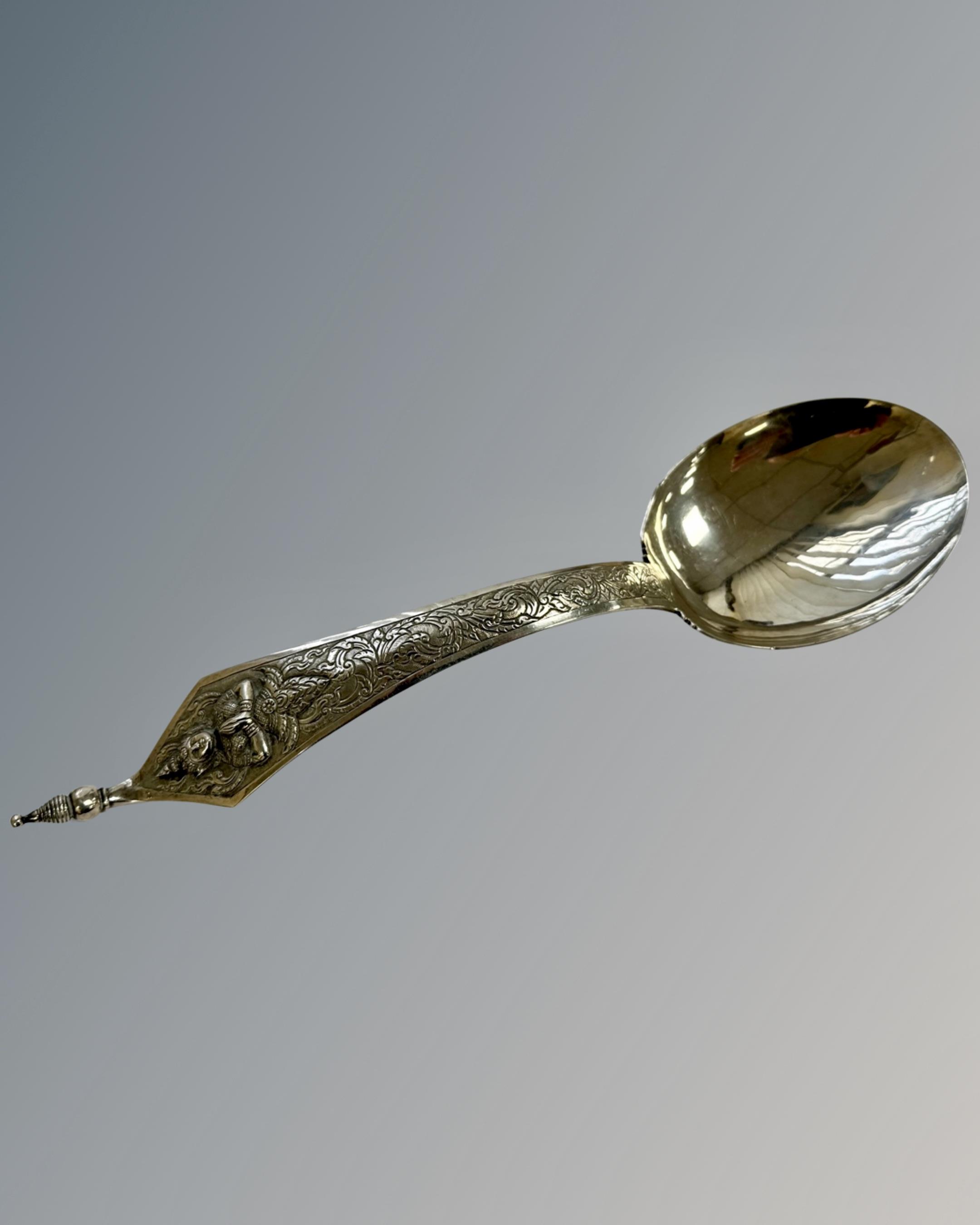 A large Indian silver serving spoon, 123.0g.