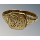 A 9ct gold signet ring with initials 'R J', size M½, 2.