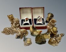 Eleven Wade Whimsies together with two Queensway china thimbles in boxes.