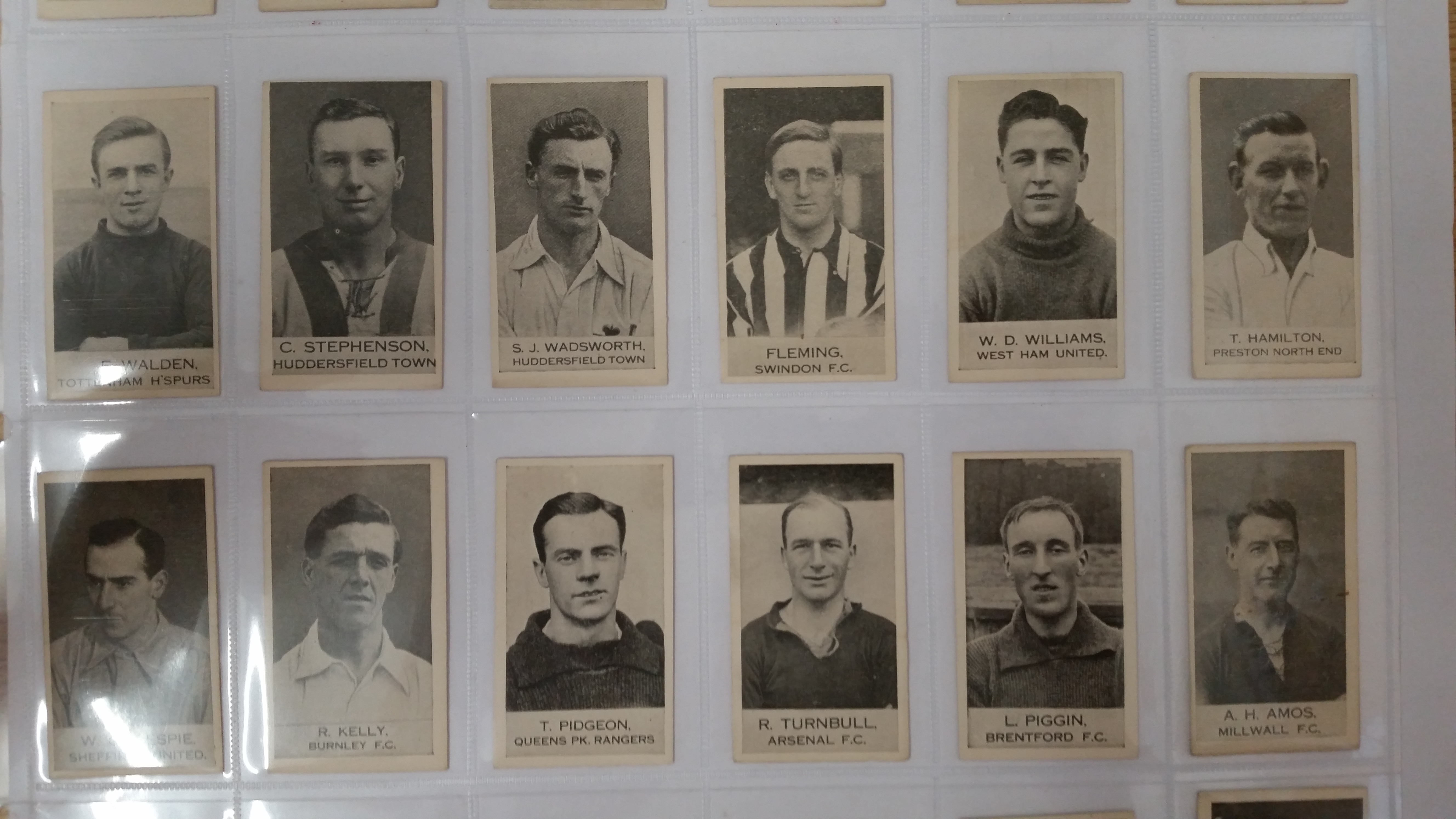 FOOTBALL, anon., 1920s players, complete, p/b, G to EX, 95* - Image 3 of 9