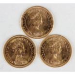 Three Elizabeth II sovereigns, comprising one 1974 and two 1980.Buyer’s Premium 29.4% (including VAT