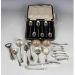 A small group of silver items, including a set of six coffee spoons, Sheffield 1932, cased, two
