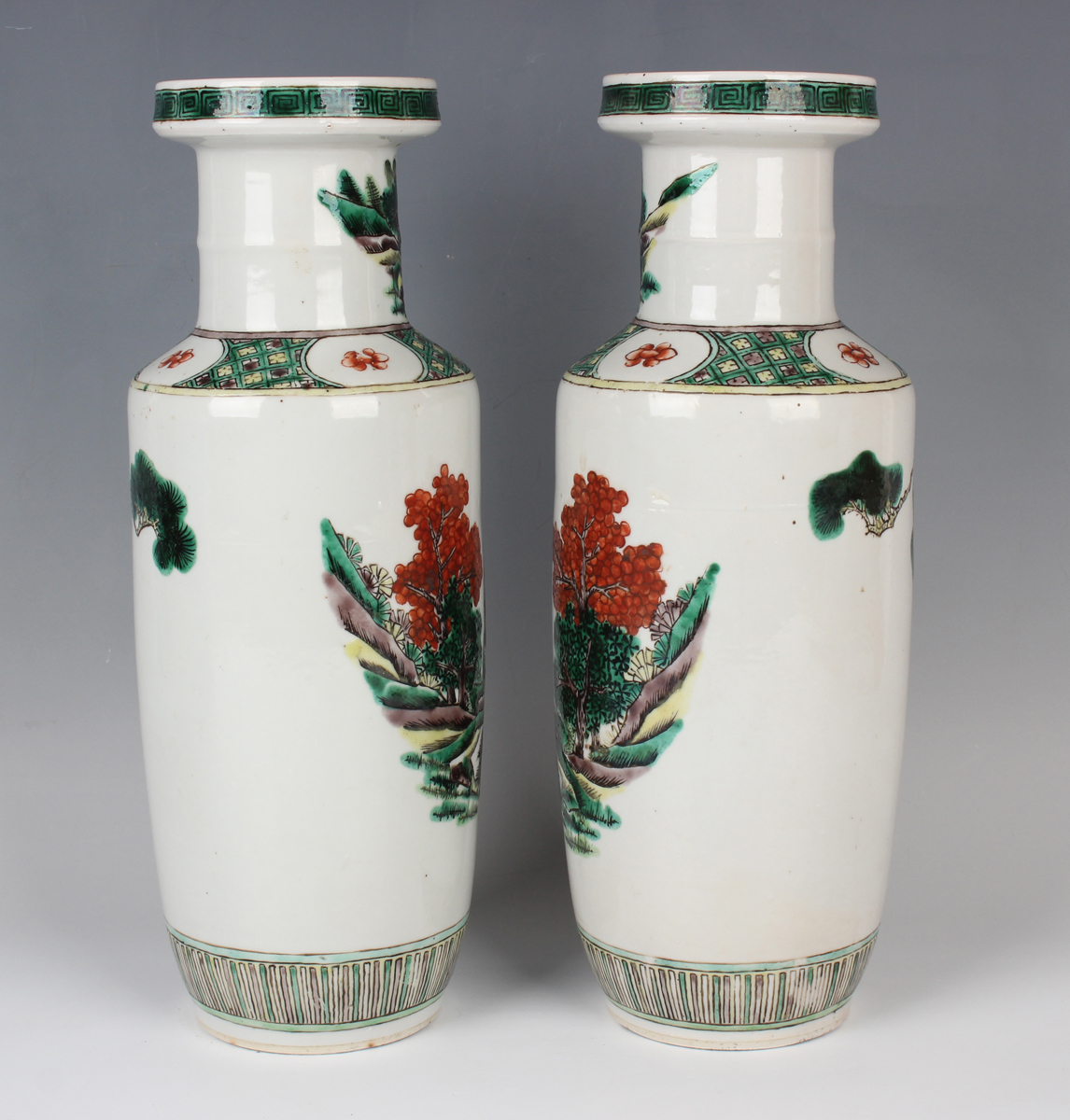 A pair of Chinese famille verte porcelain rouleau vases, late Qing dynasty, each painted with two - Image 8 of 9