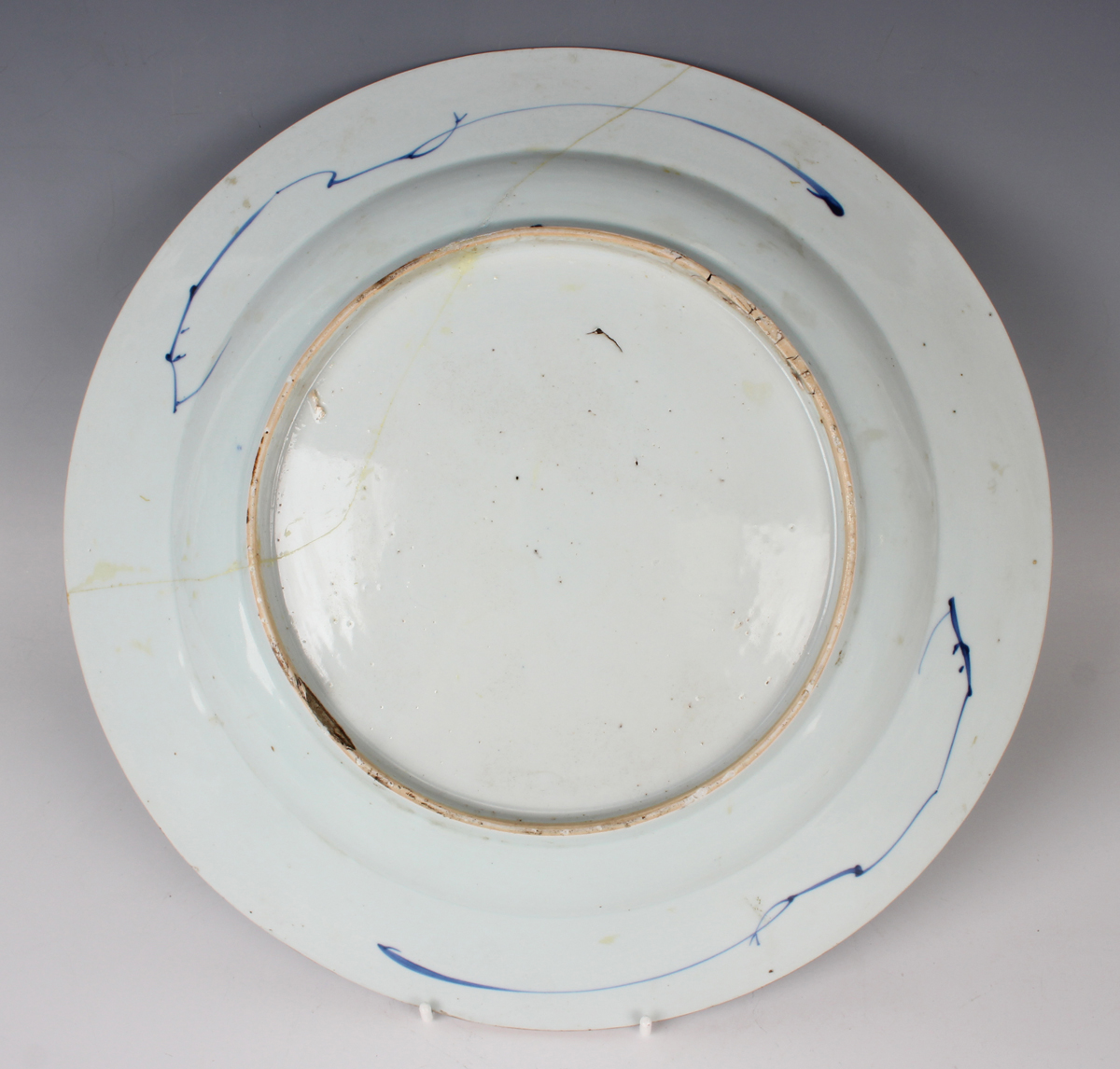 A Chinese blue and white porcelain guglet, late 18th century, painted with pavilions and trees in - Image 8 of 16