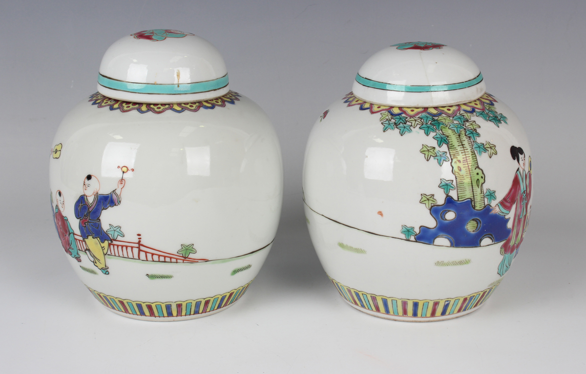 A pair of Chinese famille rose porcelain ginger jars and covers, 20th century, each painted with - Image 12 of 15