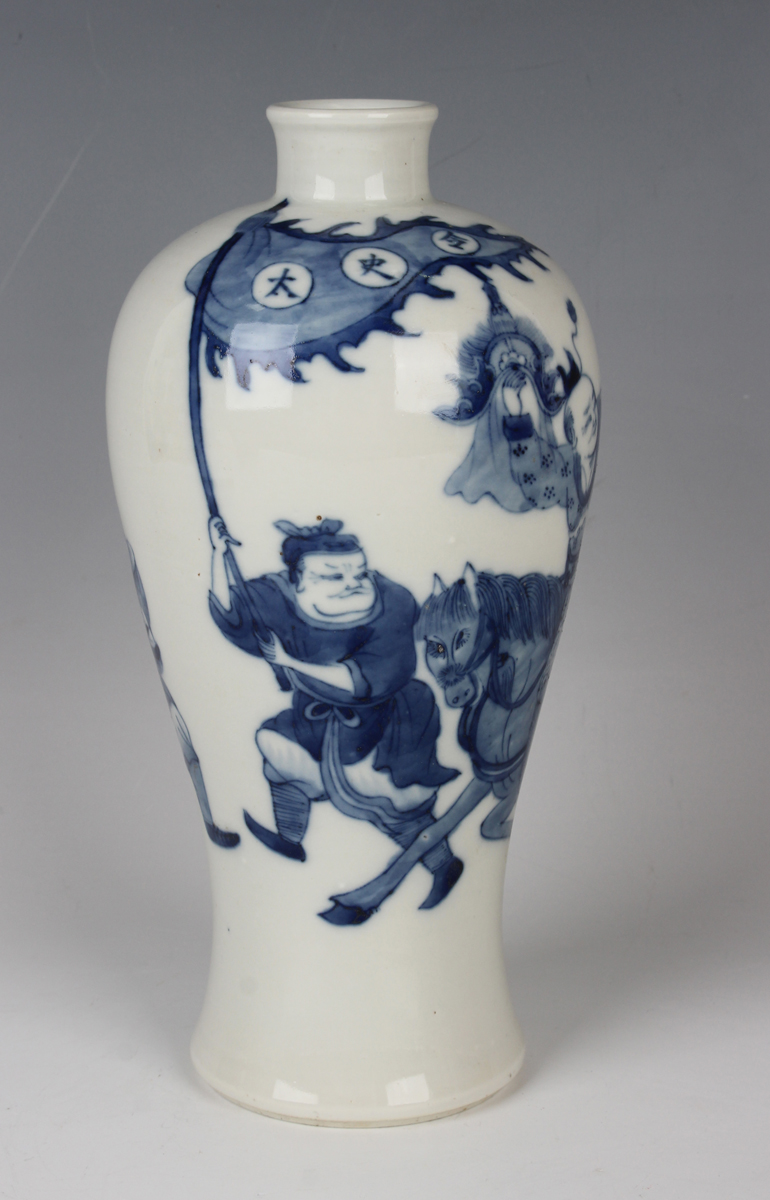 A Chinese blue and white porcelain meiping, probably 20th century, the baluster body painted with - Image 7 of 9