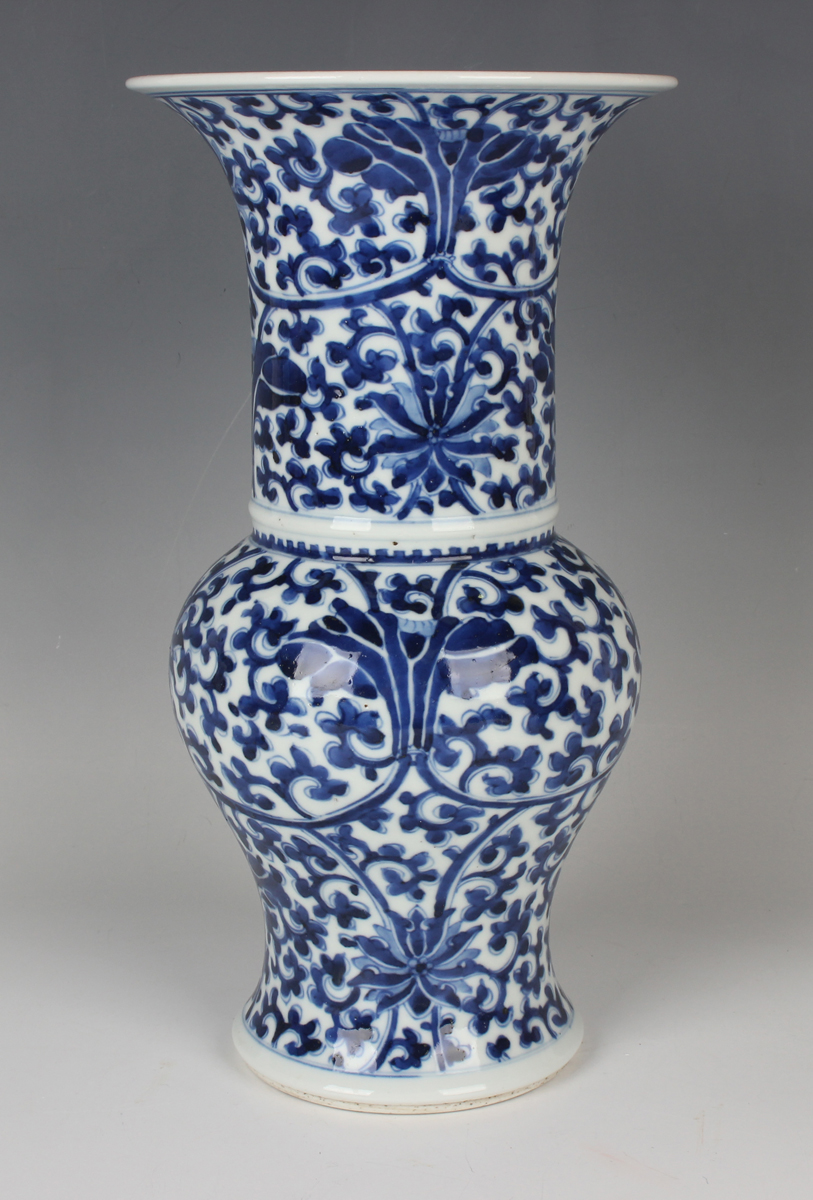 A Chinese blue and white porcelain 'phoenix tail' vase, mark of Kangxi but probably 20th century - Image 5 of 7