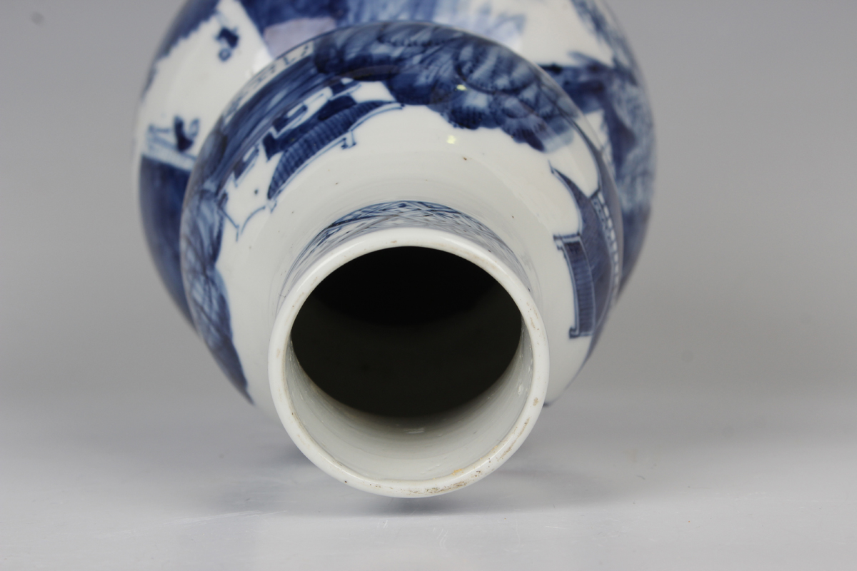 A Chinese blue and white porcelain double gourd shaped vase, mark of Kangxi but late 19th century, - Image 6 of 10