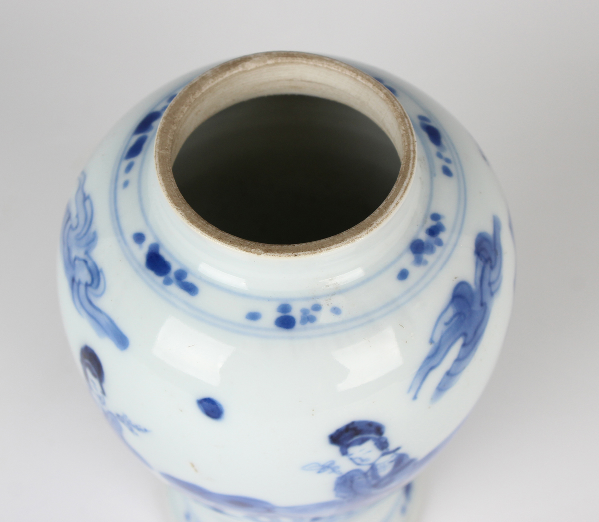 A Chinese blue and white porcelain vase, Kangxi period, of baluster form, painted with three maidens - Image 3 of 6