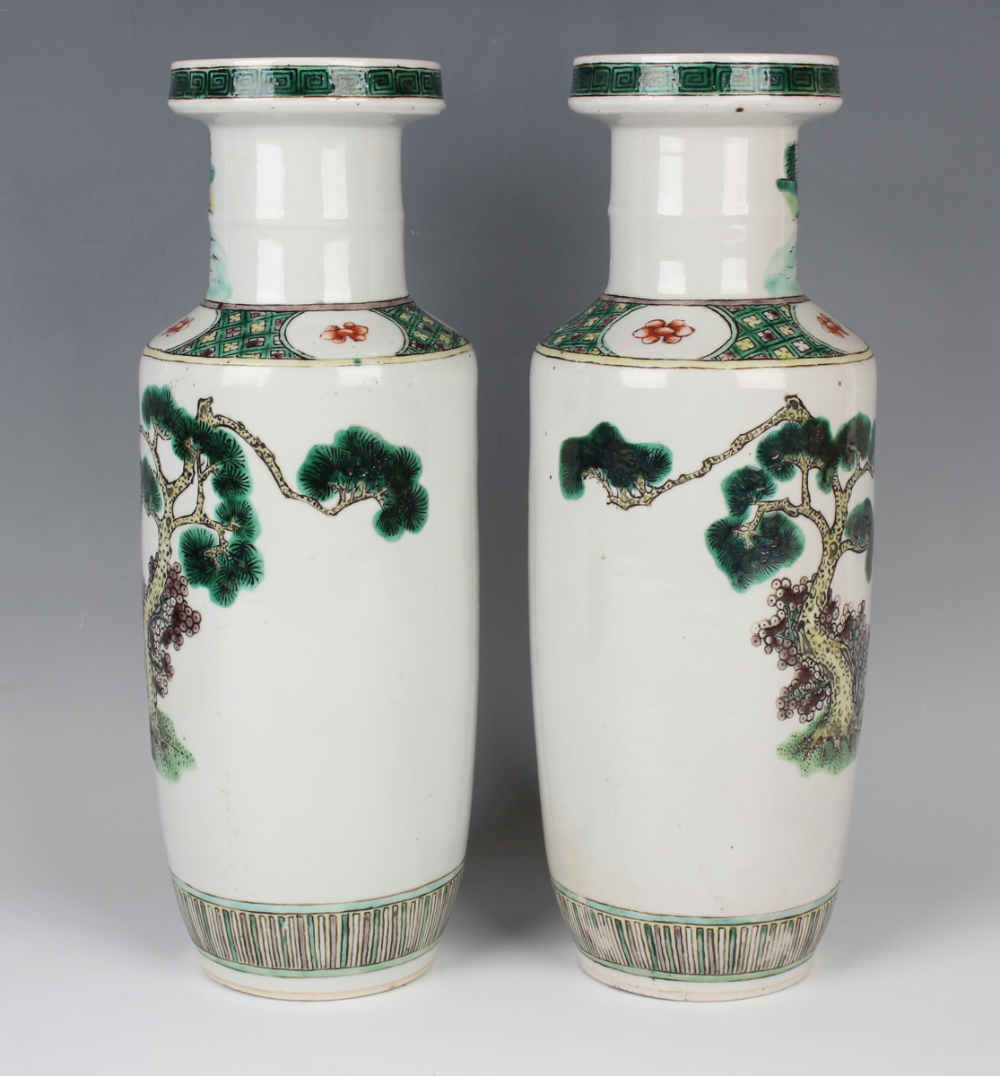 A pair of Chinese famille verte porcelain rouleau vases, late Qing dynasty, each painted with two - Image 7 of 9