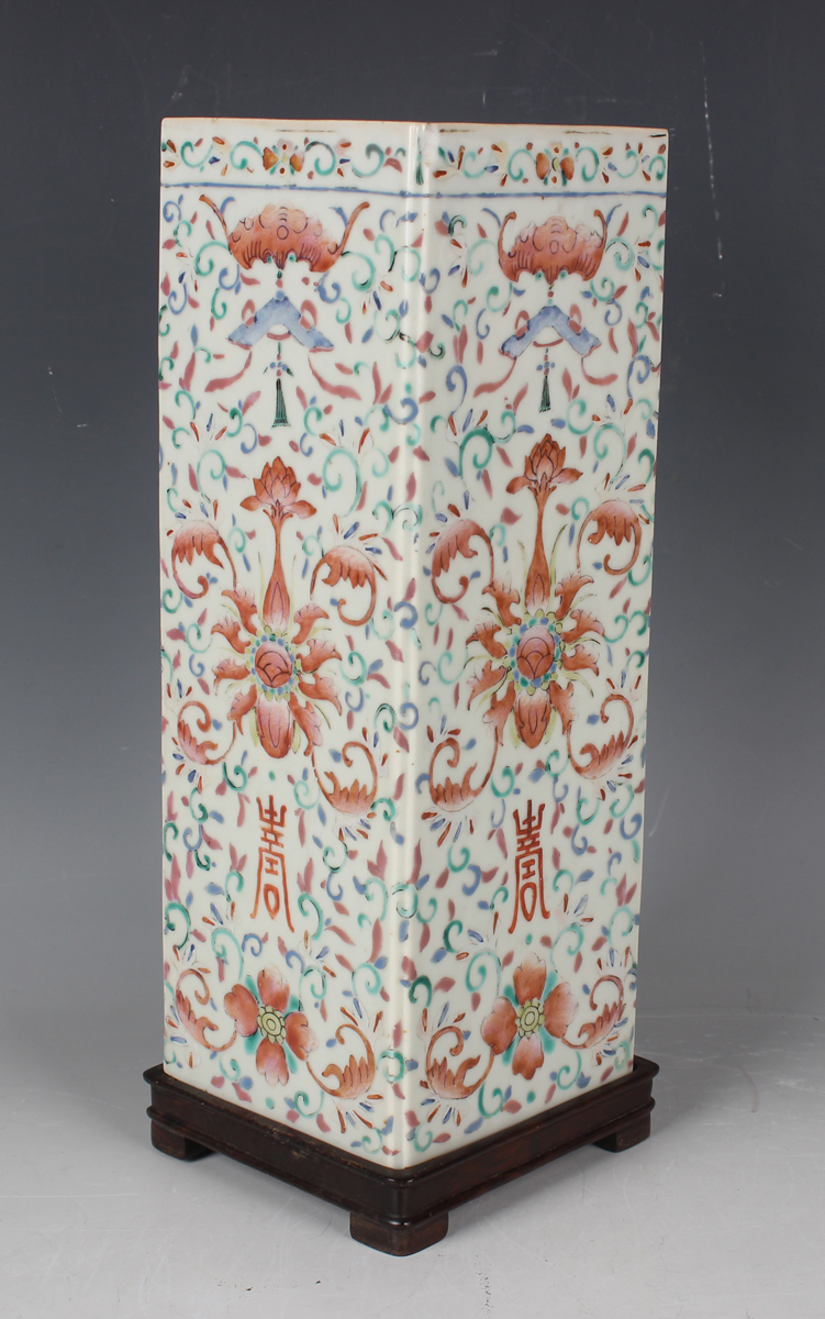 A Chinese famille rose porcelain vase, late Qing dynasty, of square section, each side painted - Image 11 of 11