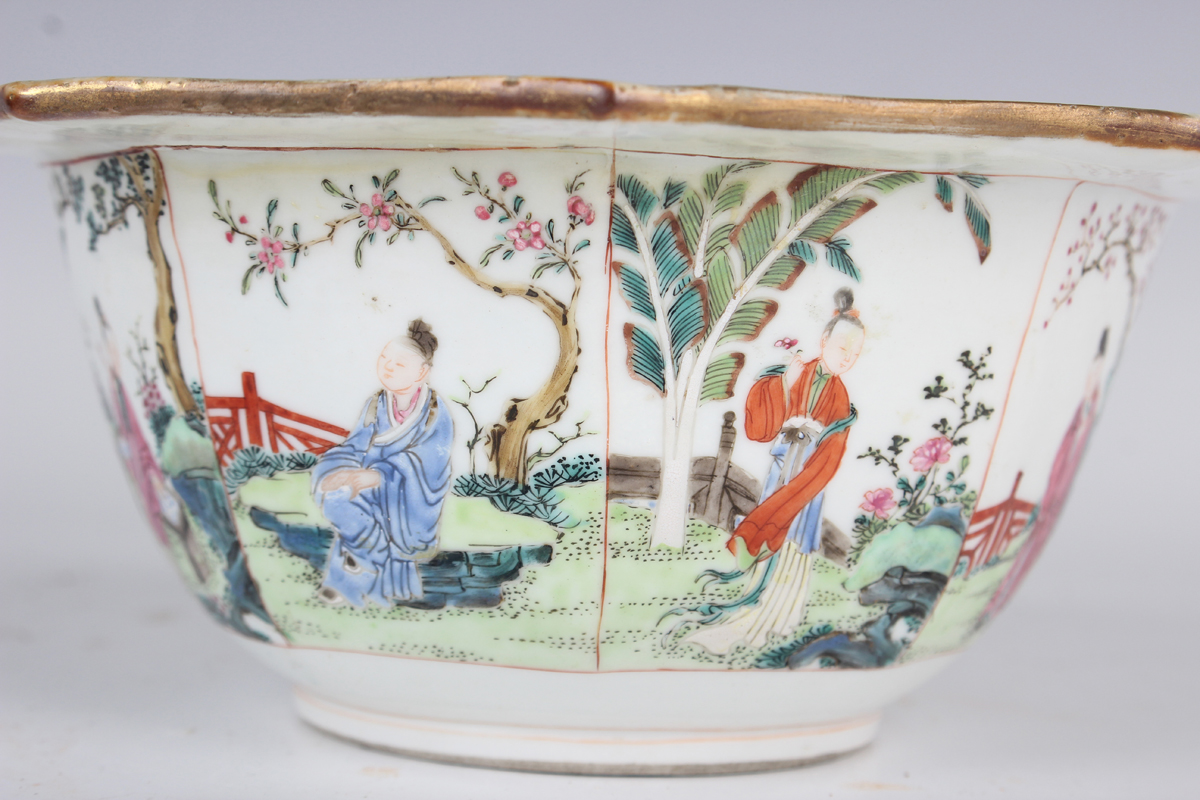 A pair of Chinese famille rose porcelain octagonal bowls and stands, 19th century, each facet - Image 6 of 18