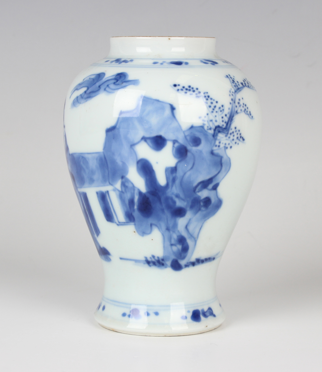 A Chinese blue and white porcelain vase, Kangxi period, of baluster form, painted with three maidens - Image 6 of 6