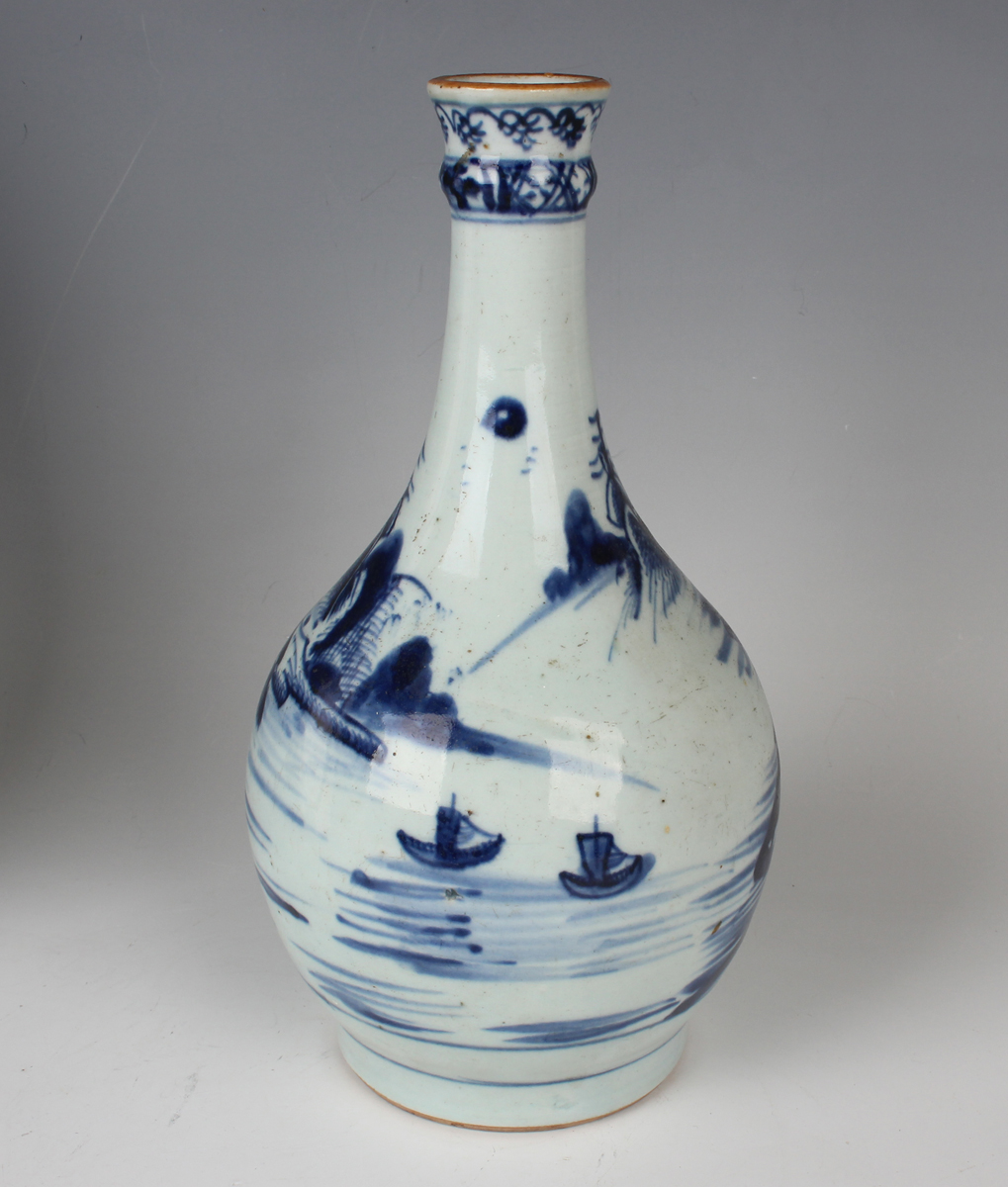 A Chinese blue and white porcelain guglet, late 18th century, painted with pavilions and trees in - Image 14 of 16