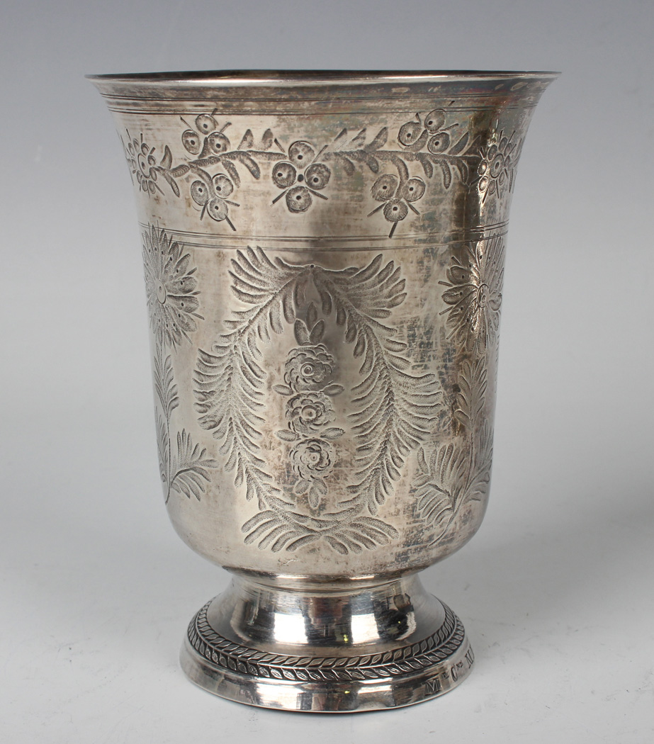 An early 19th century French silver beaker, the flared cylindrical body engraved with stems of - Image 5 of 7