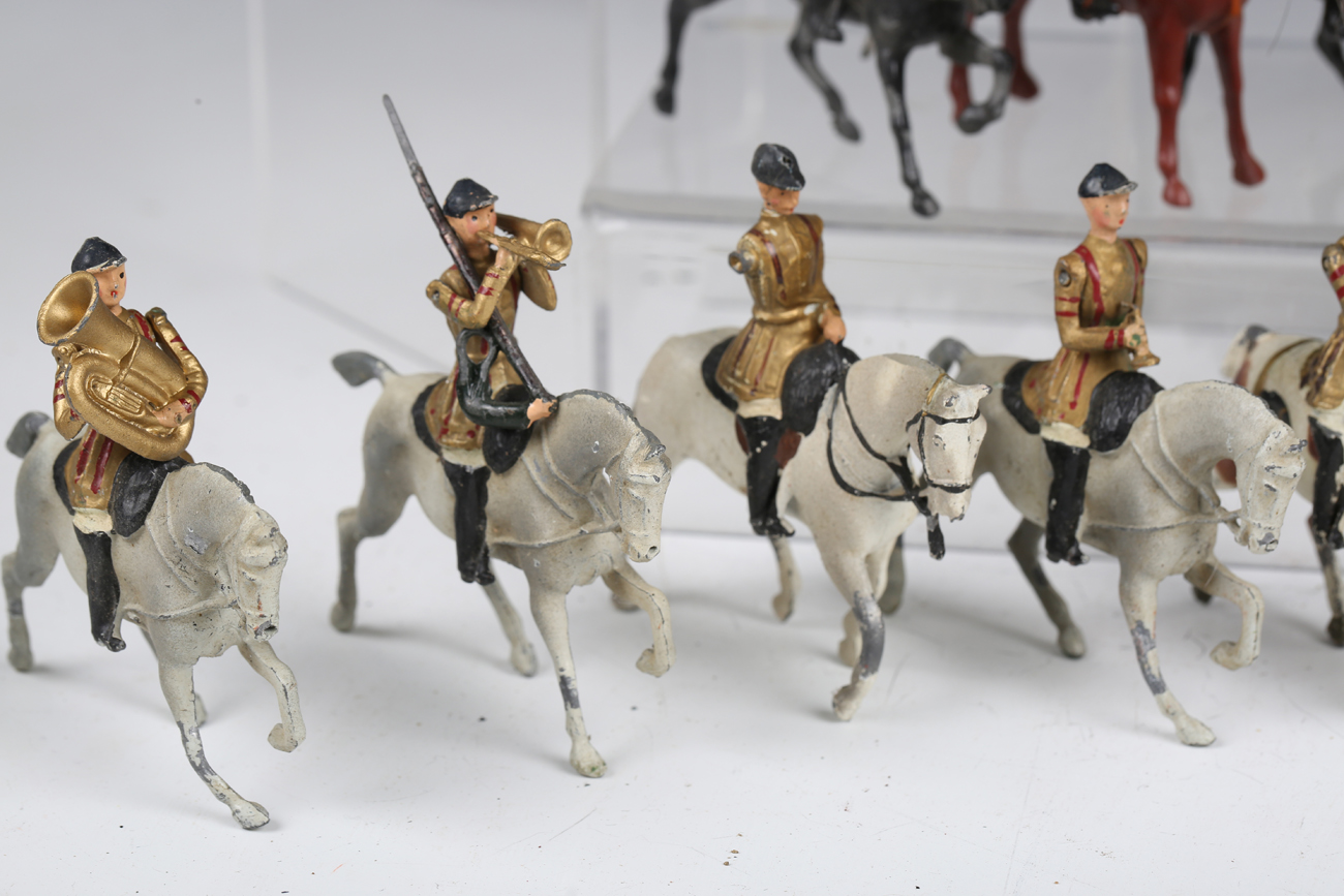 A good collection of Britains lead soldiers, including lancers and Life Guards, some boxed or with - Image 9 of 13