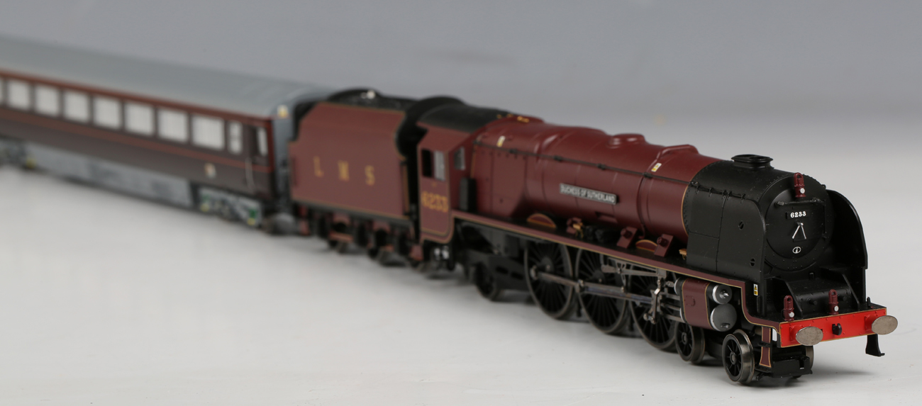 A Hornby gauge OO R.2370 The Royal Train pack and an R.4197 The Royal Train coach pack, all boxed - Image 10 of 10