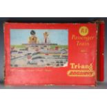 A collection of gauge OO railway items, including a Tri-ang Railways R1 passenger train set, a