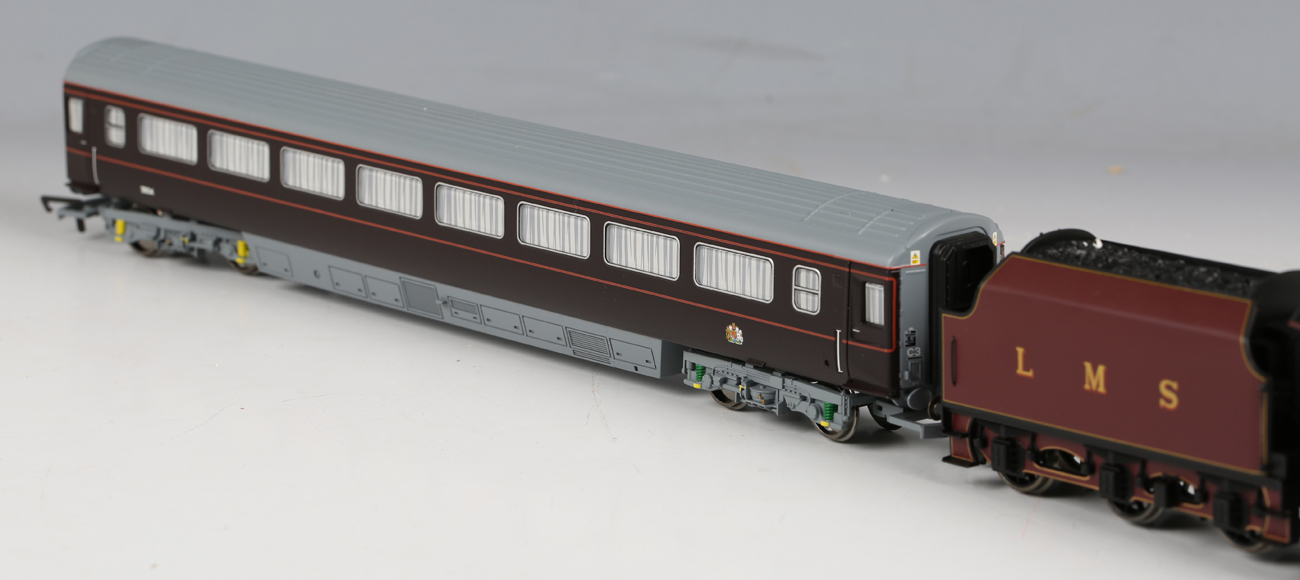 A Hornby gauge OO R.2370 The Royal Train pack and an R.4197 The Royal Train coach pack, all boxed - Image 8 of 10
