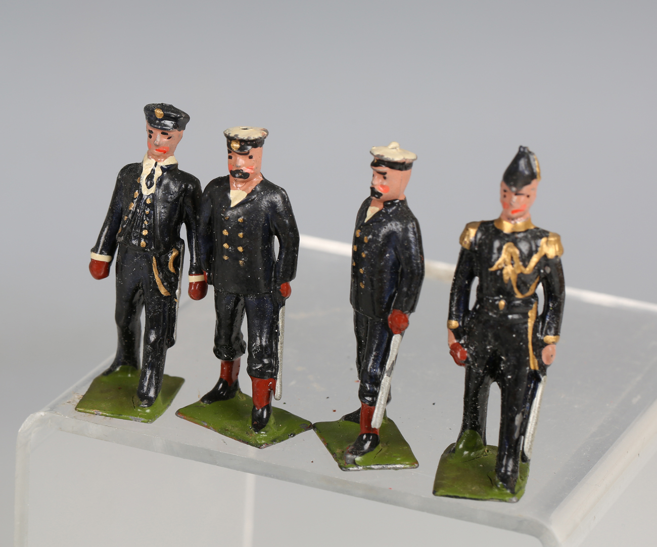 A collection of Britains lead and other diecast naval figures, including officers, petty officers - Image 12 of 13