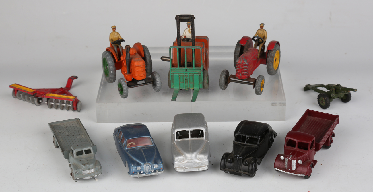 A collection of Dinky Toys and Supertoys vehicles and accessories, including a No.15 railway signals - Image 3 of 12
