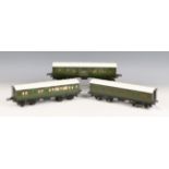 Three Hornby Series gauge O Southern coaches, comprising two No. 2 brake/3rd 3667 and No. 3 coach
