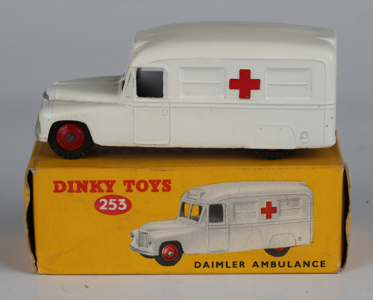 Seven Dinky Toys, comprising No. 420 forward control lorry, red with green wheels, No. 253 Daimler - Image 6 of 8