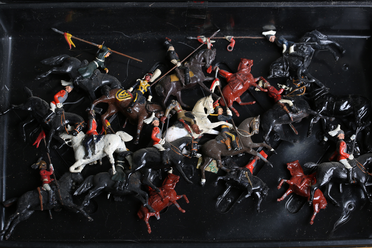 A good collection of Britains lead soldiers, including lancers and Life Guards, some boxed or with - Image 3 of 13