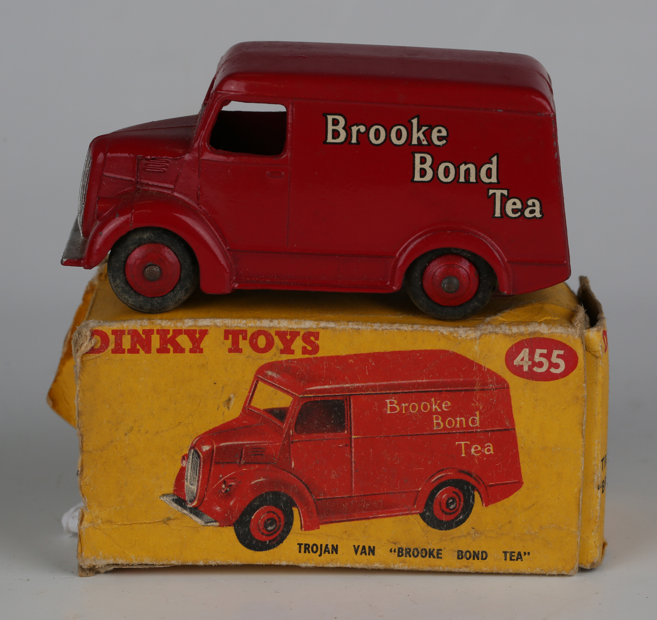 Five Dinky Toys Trojan vans, comprising No. 450 'Esso', No. 451 'Dunlop', No. 454 'Cydrax', No. - Image 5 of 7