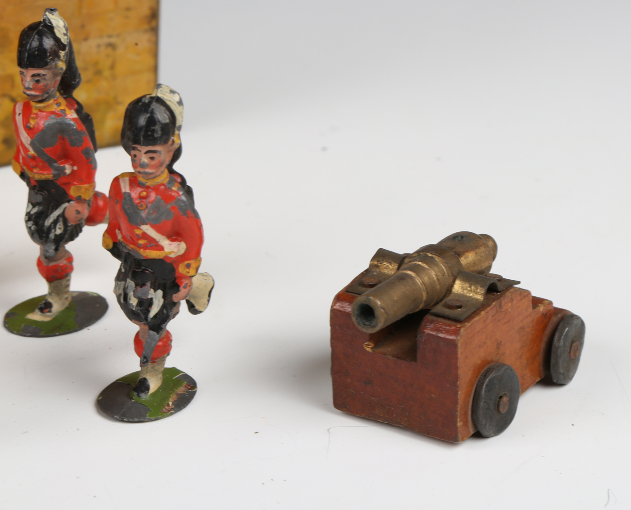 A collection of lead figures, including Highland 'plug head' soldiers and Life Guards, together with - Image 10 of 14