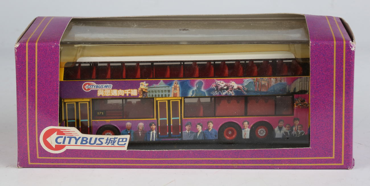 Twenty-seven Corgi Classics collectors' buses and double-deck buses in various Hong Kong liveries, - Image 28 of 35