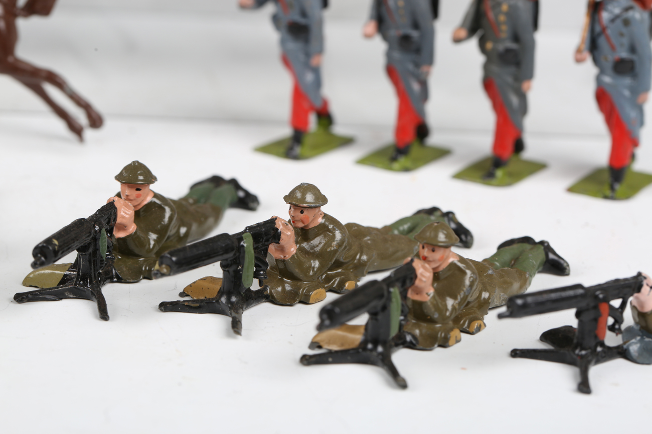 A collection of Britains lead figure sets, including No. 1318 British machine gunners, No. 1711 - Image 4 of 7