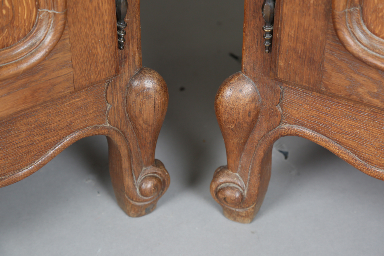 A pair of 20th century French oak marble-topped bedside cabinets, height 77cm, width 55cm, depth - Image 8 of 12