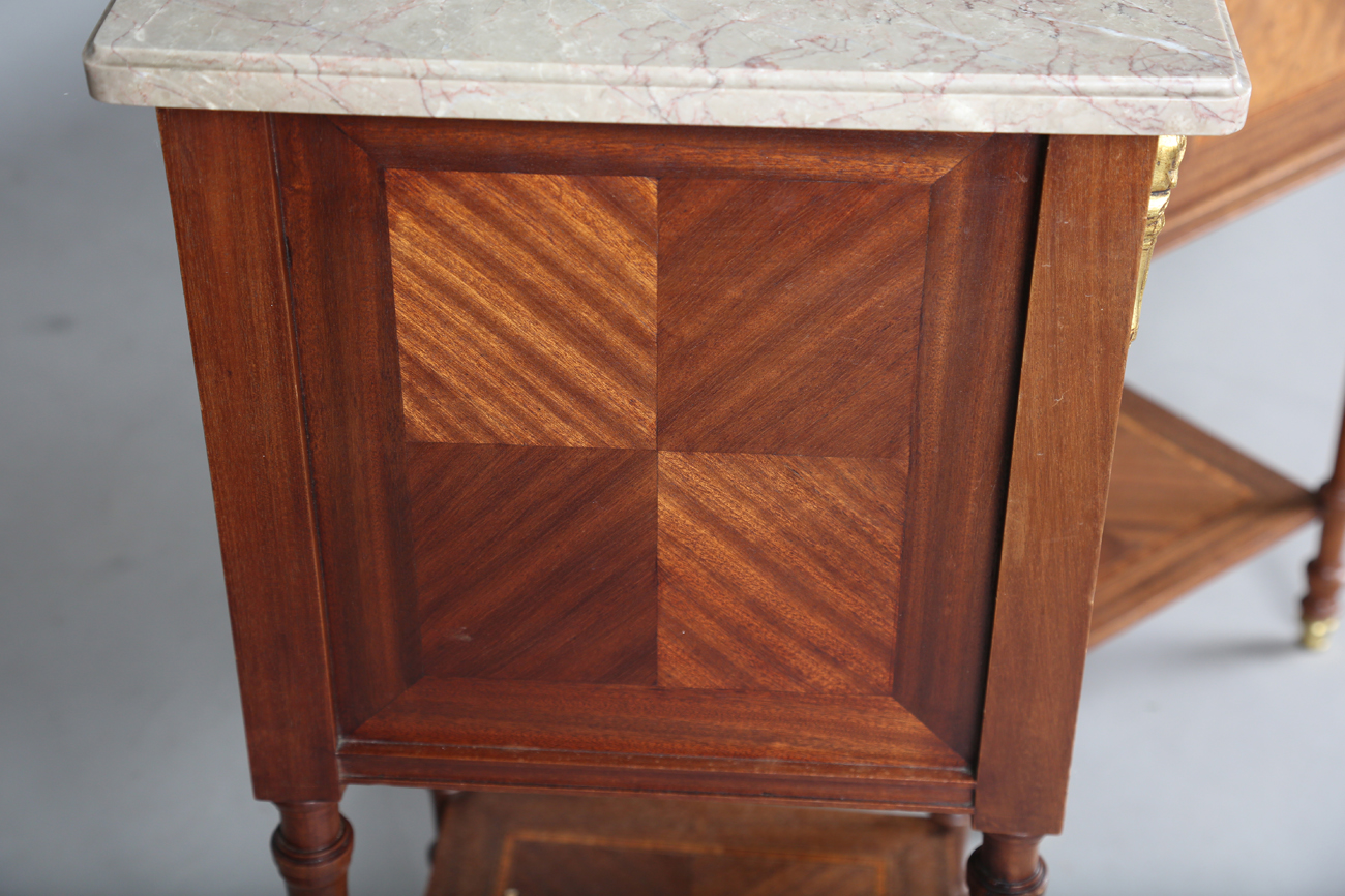 A pair of early 20th century French marble-topped bedside cabinets with ormolu mounts and ceramic- - Image 15 of 15