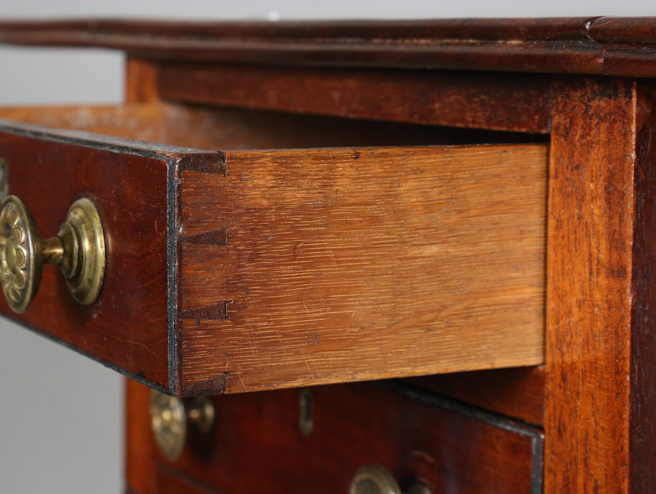 A Regency mahogany work table, fitted with two fall flaps and drawers, on ring turned legs and - Image 3 of 7