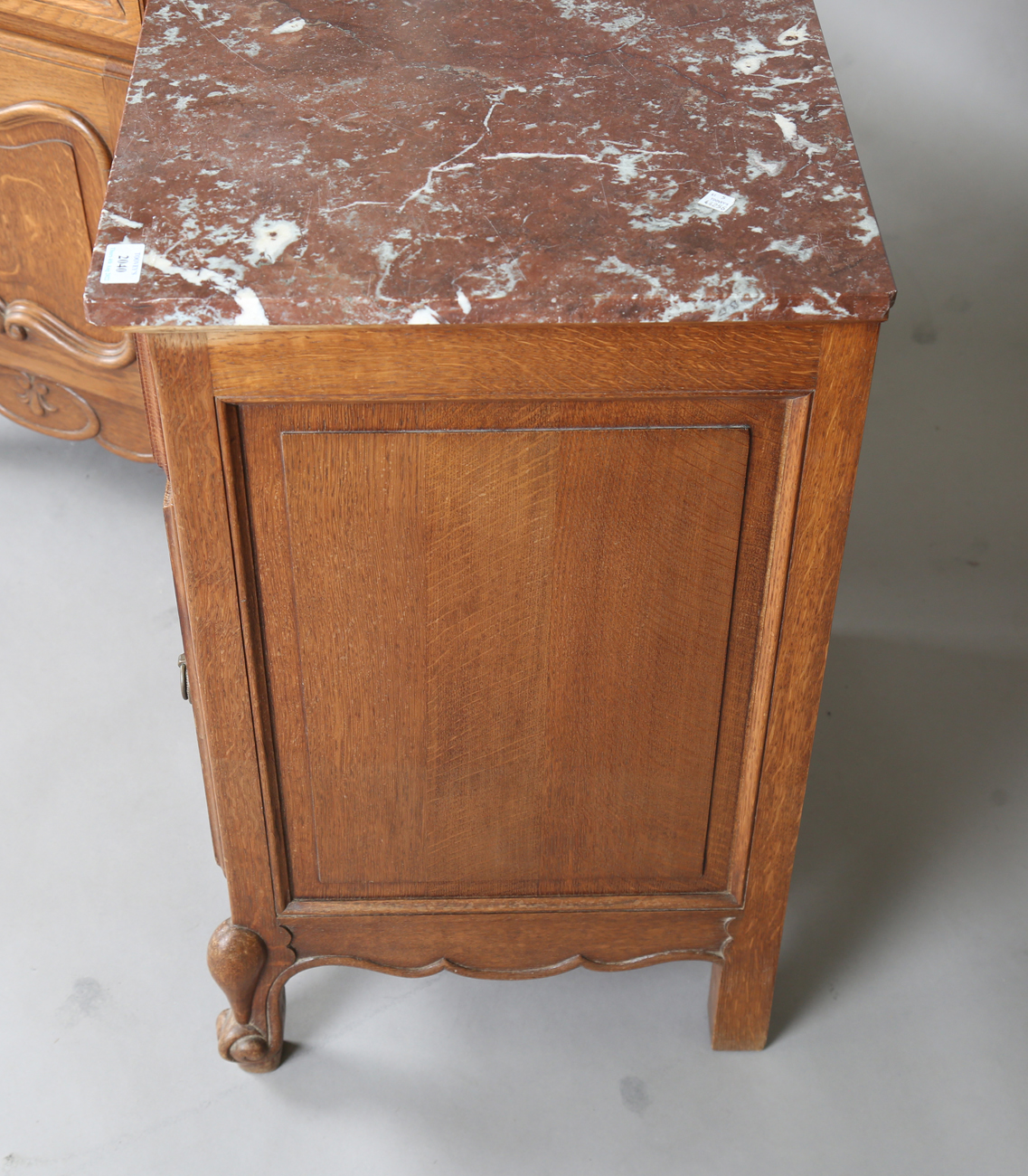 A pair of 20th century French oak marble-topped bedside cabinets, height 77cm, width 55cm, depth - Image 12 of 12