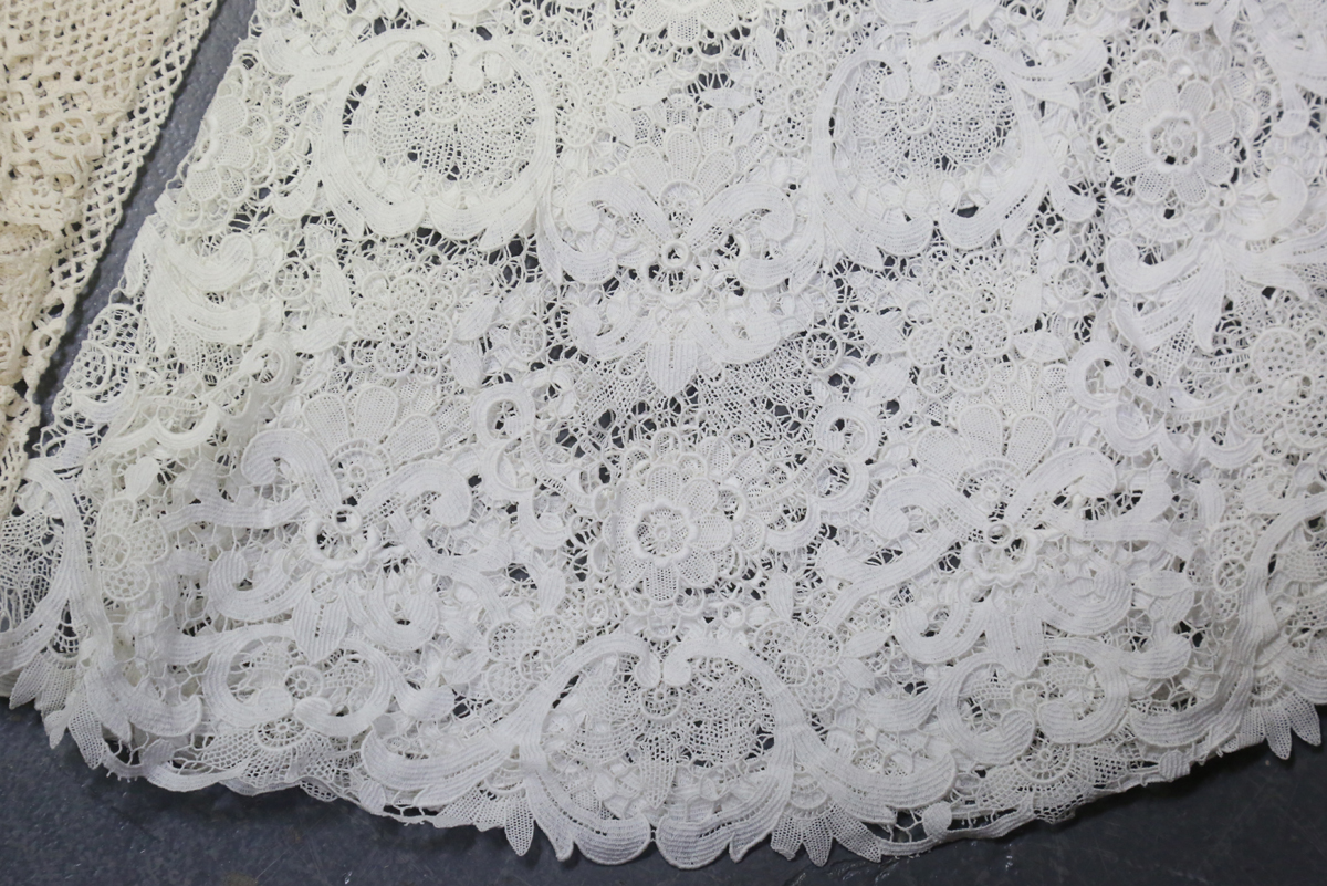 A collection of whitework, including mainly crochet work tablecloths and other table linen.Buyer’s - Image 9 of 13