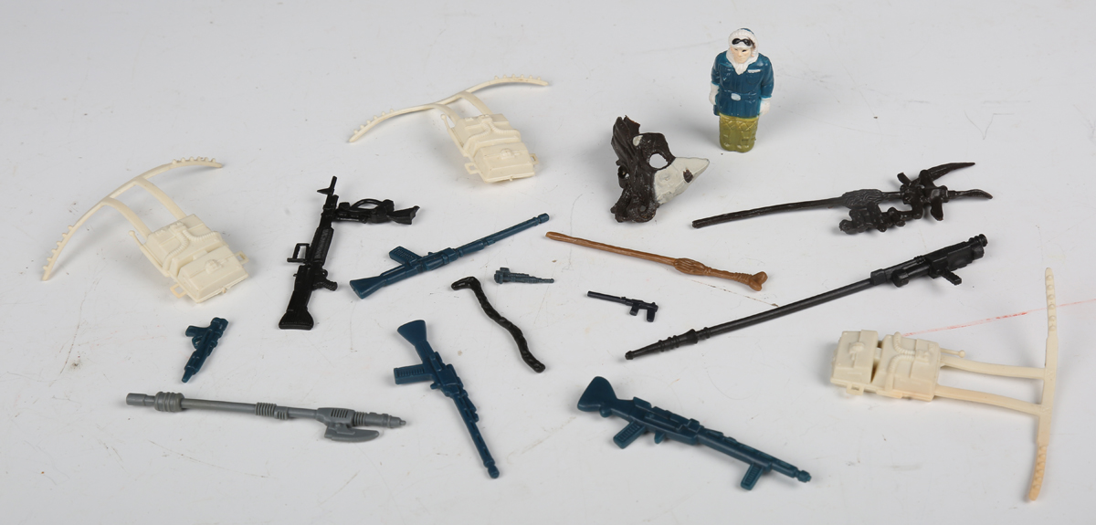 A collection of Star Wars figures and accessories, including Kenner X-Wing, Speeder Bike, - Bild 6 aus 29