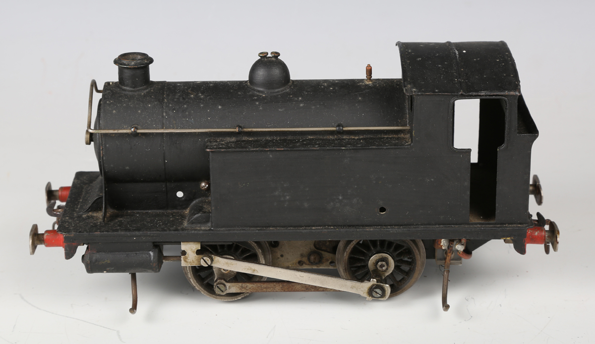 A collection of gauge 1 trains and accessories, comprising electric 4-6-0 locomotive and tender in - Bild 44 aus 55