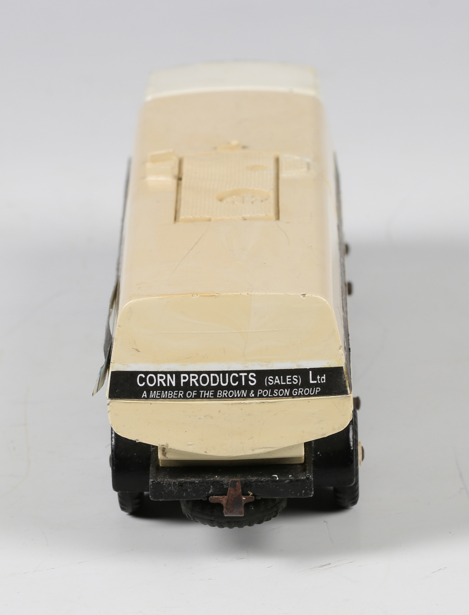 A Dinky Supertoys Leyland Octopus in Corn Products livery with white cab and tanker, black chassis - Bild 5 aus 8