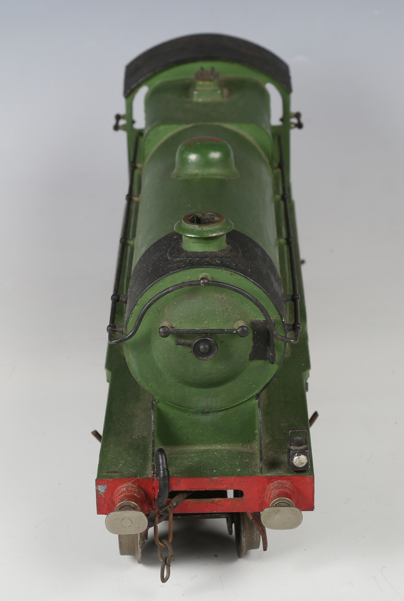 A collection of gauge 1 trains and accessories, comprising electric 4-6-0 locomotive and tender in - Bild 54 aus 55