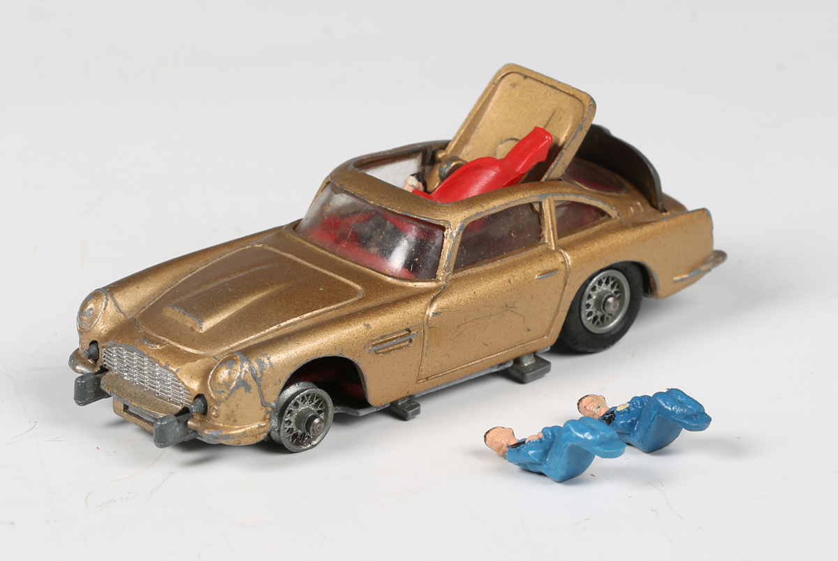 A Corgi Toys No. 336 James Bond Toyota 2000 GT, boxed with diorama, card packing, lapel badge, - Image 15 of 36