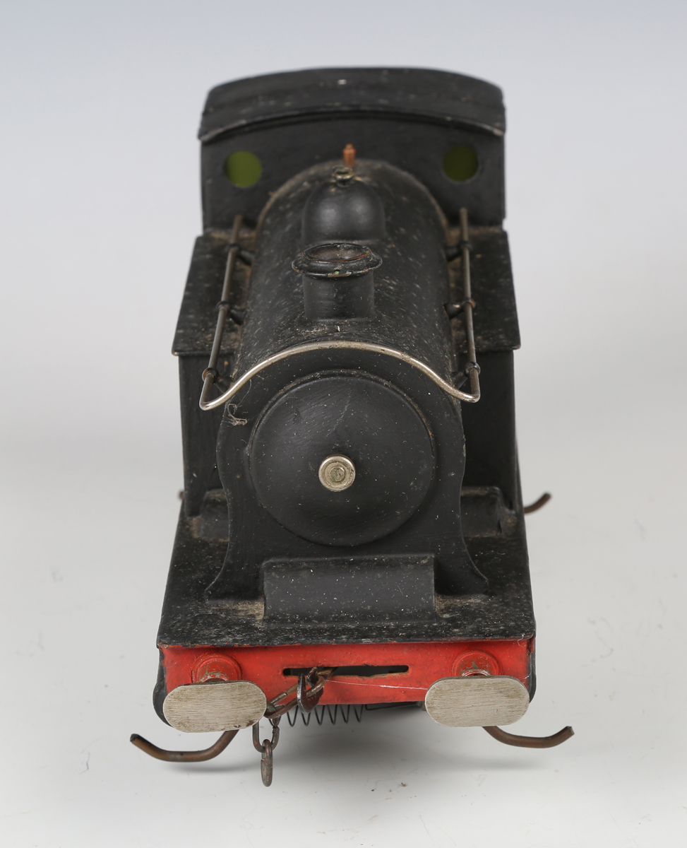 A collection of gauge 1 trains and accessories, comprising electric 4-6-0 locomotive and tender in - Bild 43 aus 55