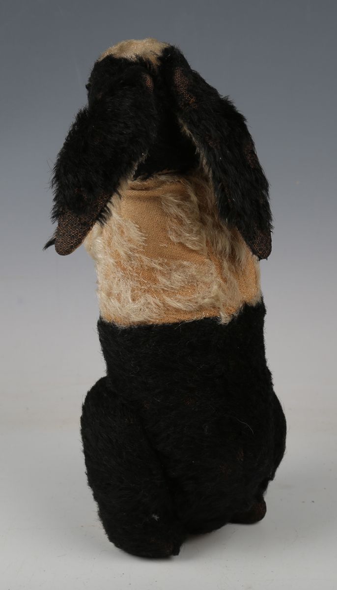 A Steiff mohair black and white rabbit, possibly Hollander Hase (Dutch Rabbit), with underscore - Bild 2 aus 8