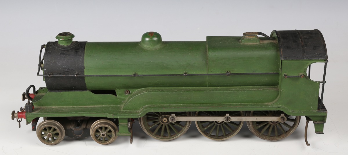 A collection of gauge 1 trains and accessories, comprising electric 4-6-0 locomotive and tender in - Bild 55 aus 55